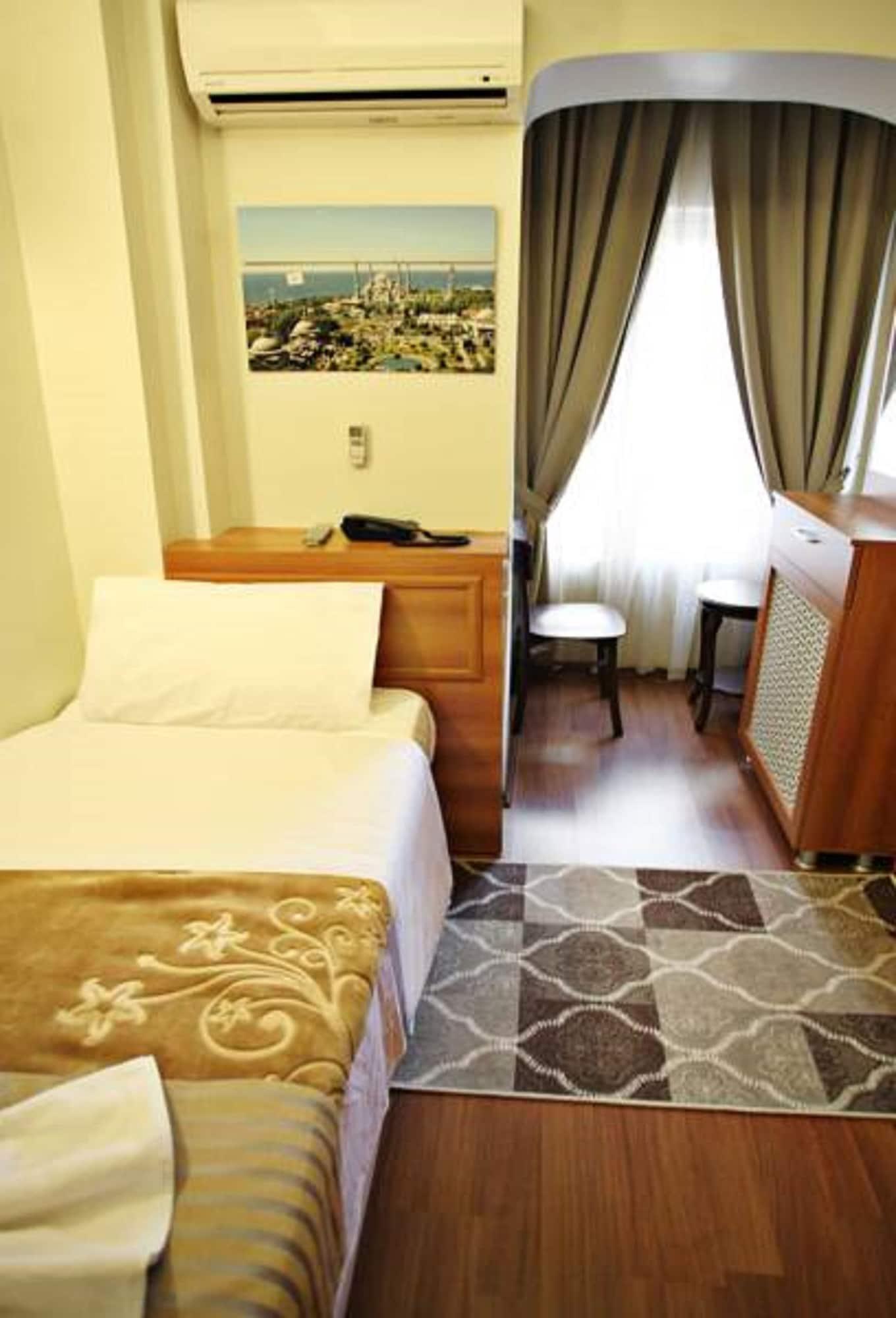 Taksim Palace Hotel Estambul Exterior foto