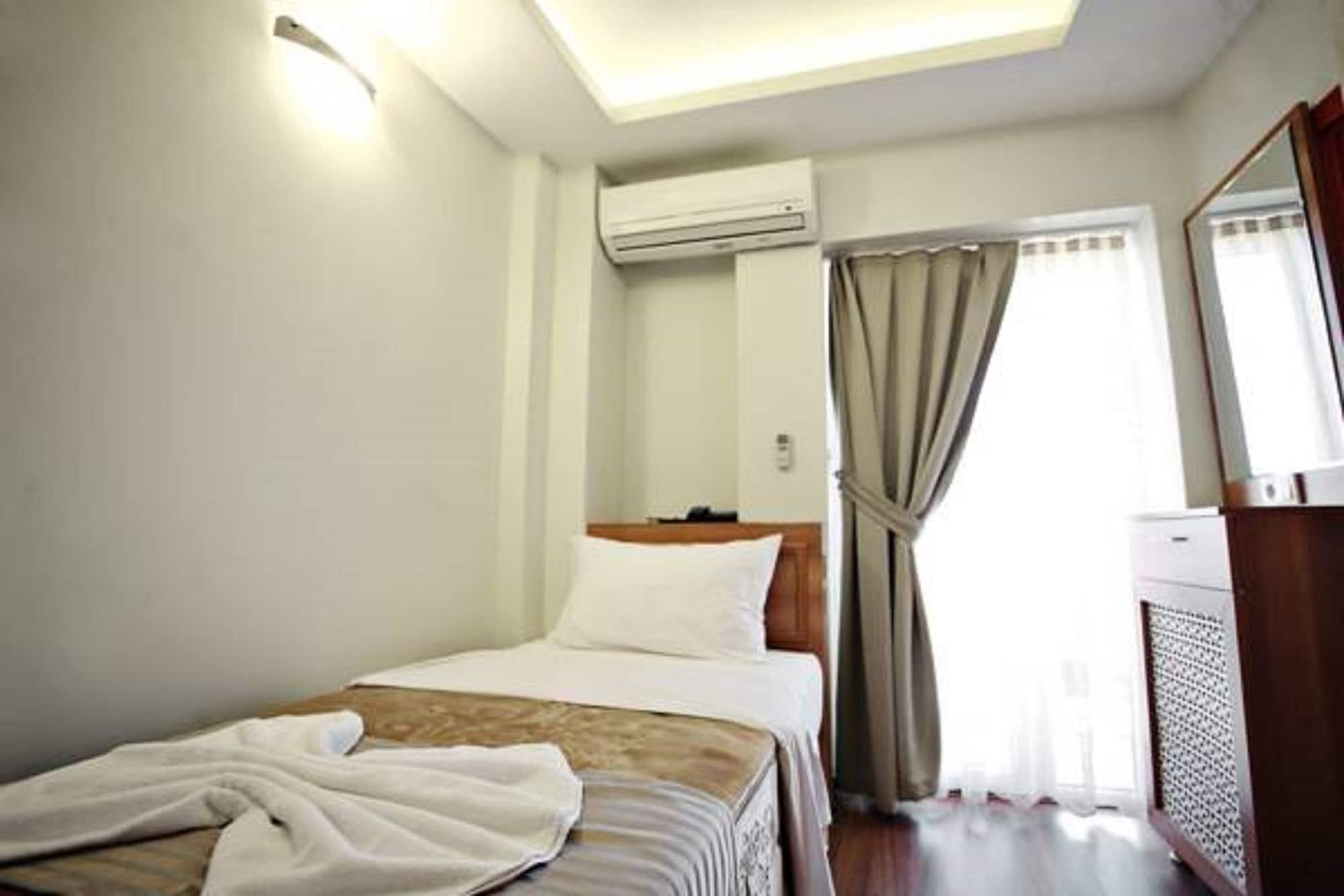 Taksim Palace Hotel Estambul Exterior foto