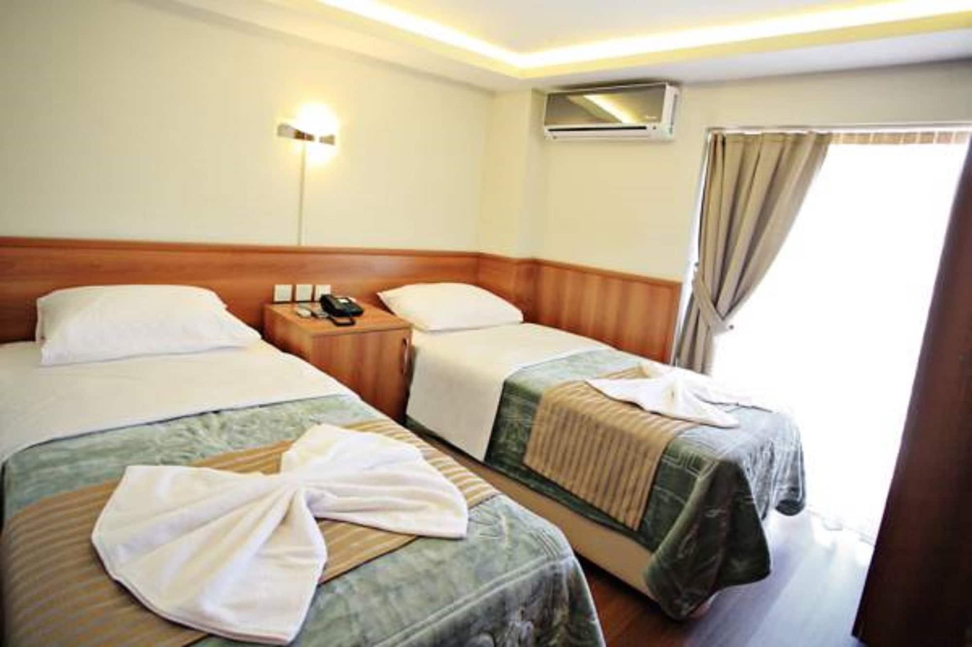Taksim Palace Hotel Estambul Exterior foto