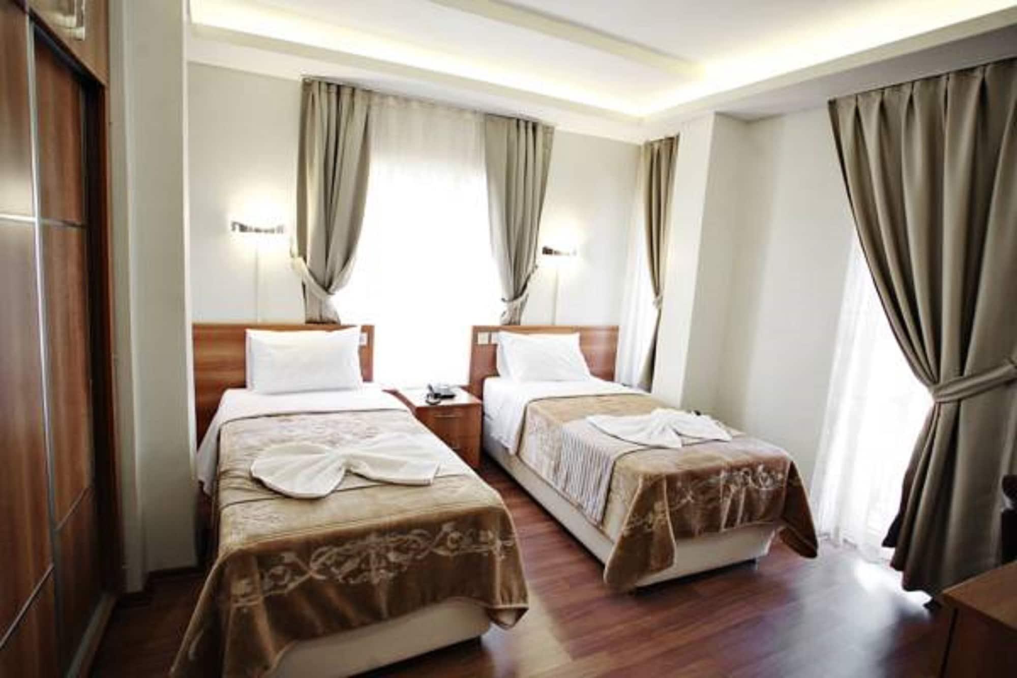 Taksim Palace Hotel Estambul Exterior foto